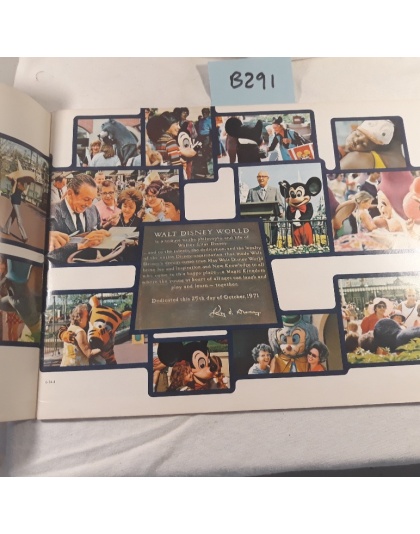 Lot of 2 - Vintage 1971 Walt Disney World Pictorial Souvenir Book of Walt Disney World &amp; DISNEY 1989 mag, Gene Kelly, Fantasia, Who Framed Roger Rabbit?, Mickey Mouse