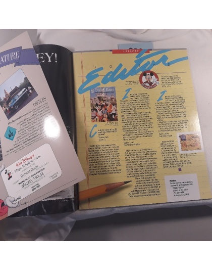 Lot of 2 - Vintage 1971 Walt Disney World Pictorial Souvenir Book of Walt Disney World &amp; DISNEY 1989 mag, Gene Kelly, Fantasia, Who Framed Roger Rabbit?, Mickey Mouse